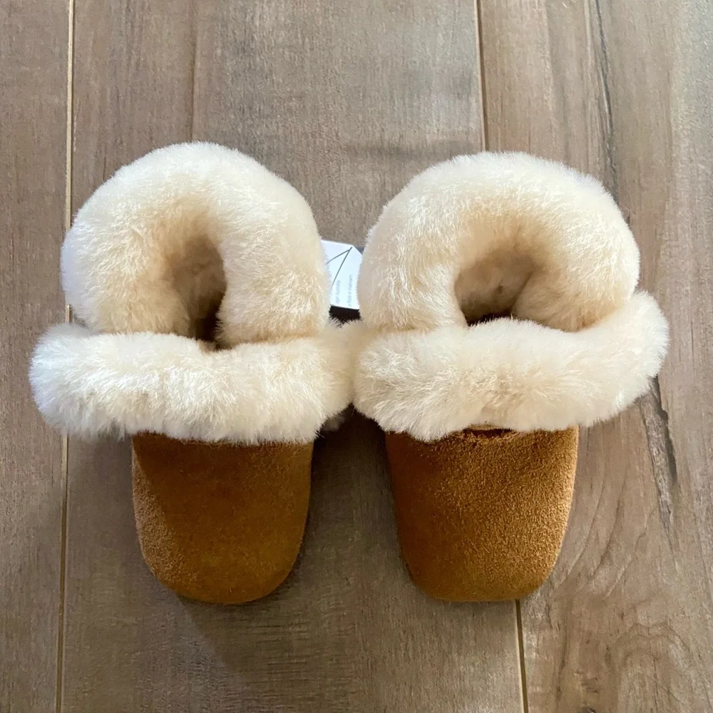 UGG Baby Lassen Ankle Boot in Chestnut